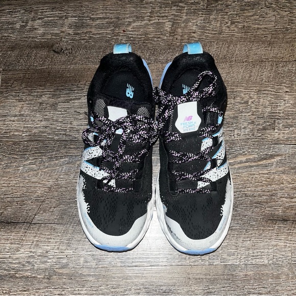 New Balance Fresh Foam Hierro V5 Women Sz 7.5 D Black Trail Running Shoes - Picture 3 of 7